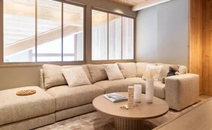 Coin salon en mezzanine de l'Appartement Duplex Signature 6 chambres au Bârma Courchevel Hôtel 4 étoiles